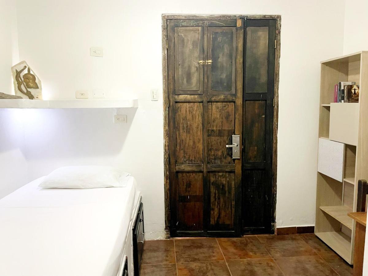 Triple Room Bathroom,1403861621:JPEG