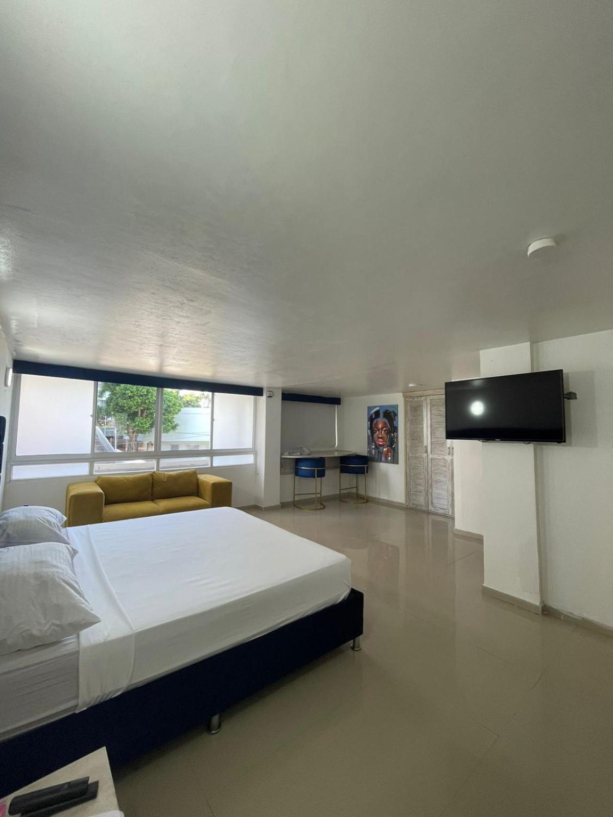 Standard Suite,1771939529:JPEG