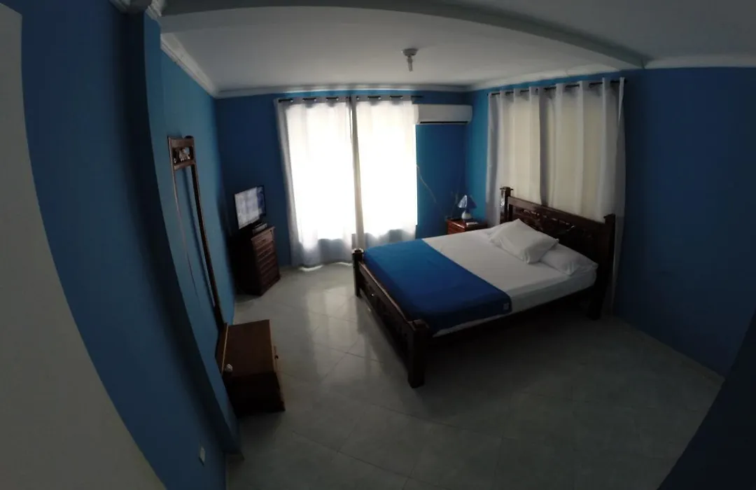 Zippy'S Sea View Apartments-1
