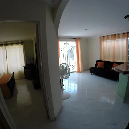 Zippy'S Sea View Apartments-2