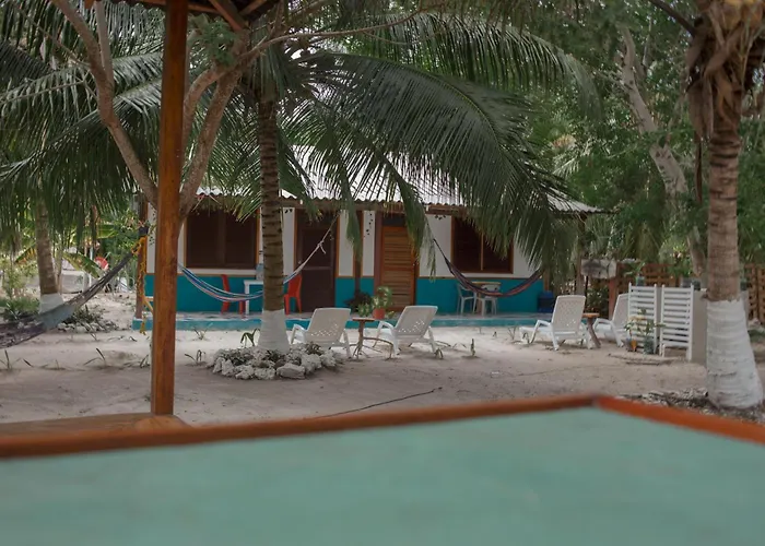 Isla Grande Eco-Hostal