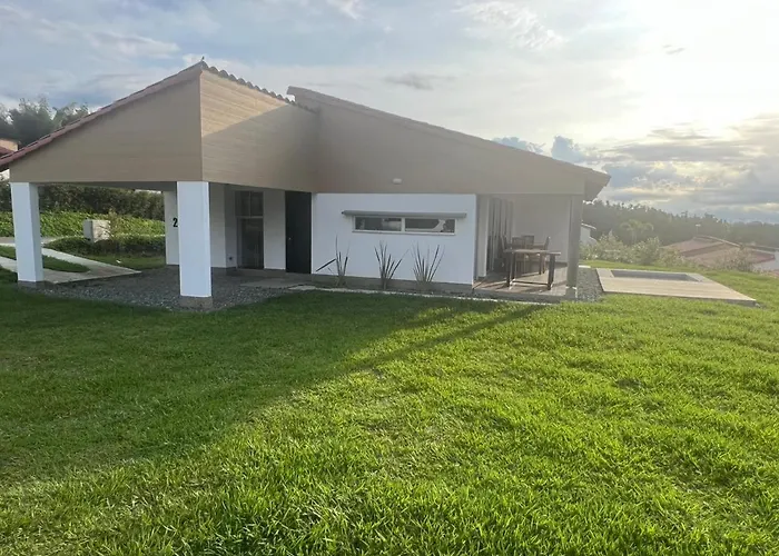 Tres Colinas, Estancia 27