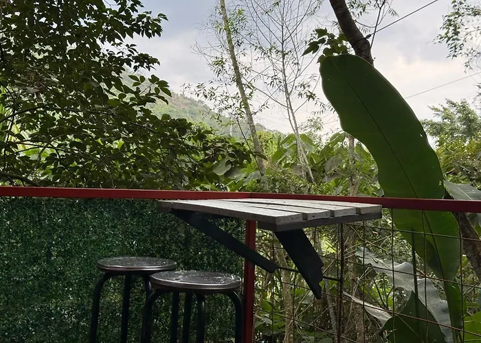 Glamping Lomaroja Ecohabs